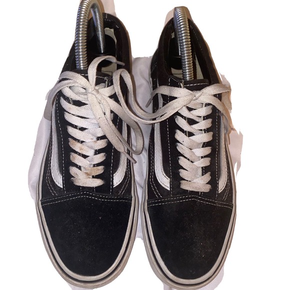 VAN OLD SKOOL BLACK WHITE STRIPE SUEDE LOW TOP SNEAKER Women SIZE 8 M - Picture 1 of 11